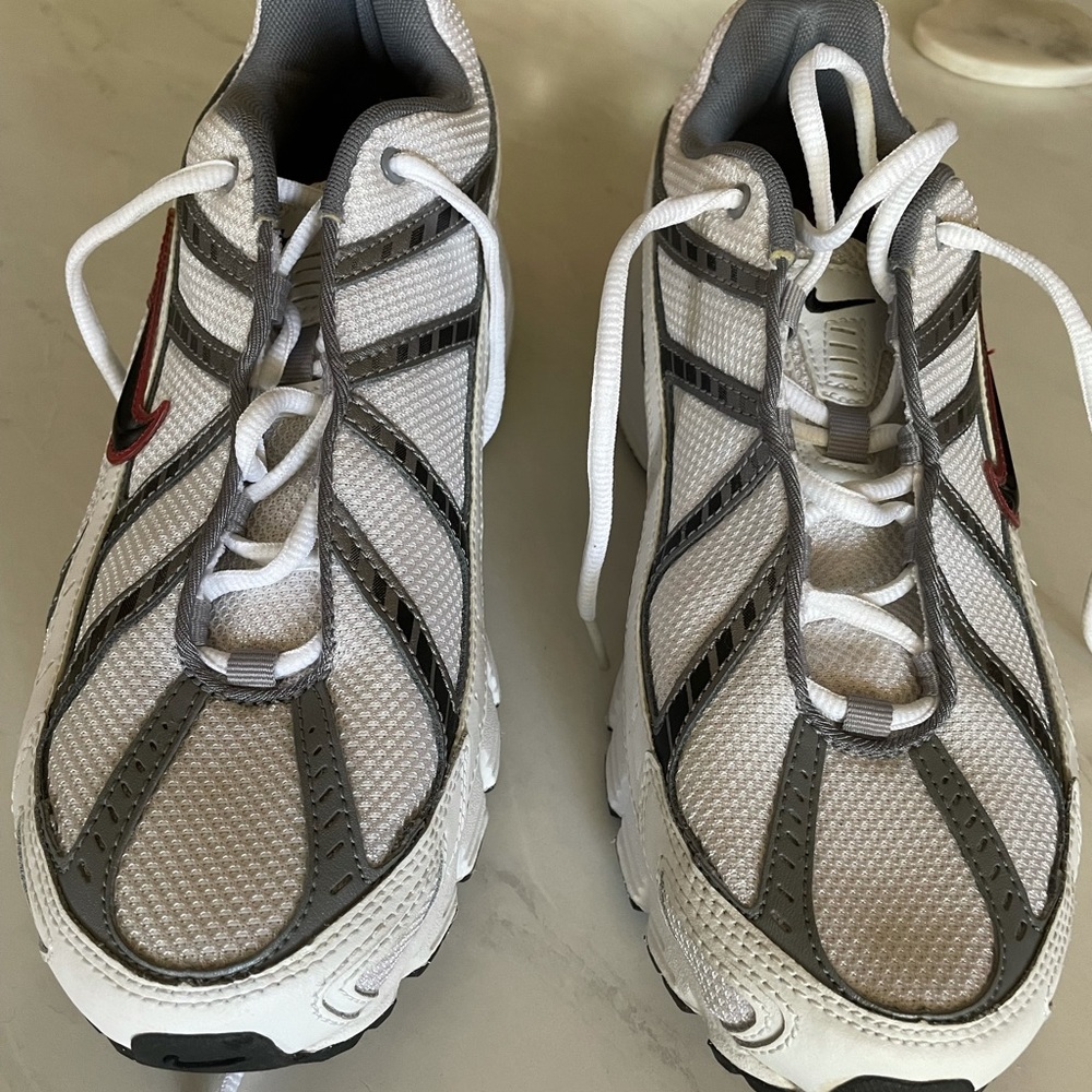 Men’s Nike sneakers